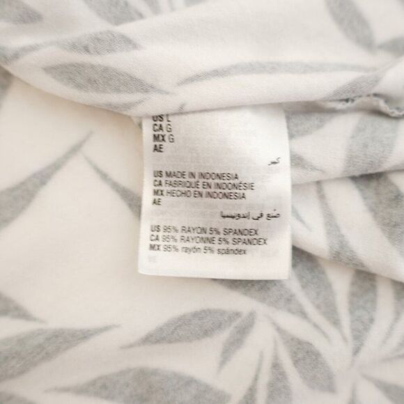 Jm Collection White And Black Leaf Print Scoop Neck Top Large Short Sleeve Rayon - Picture 8 of 8